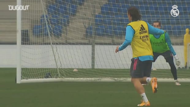 Sergio Ramos returns to training with his teammates